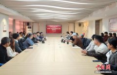 油画创作人才共绘“深蓝世界” 80余幅新作亮相山东美术馆